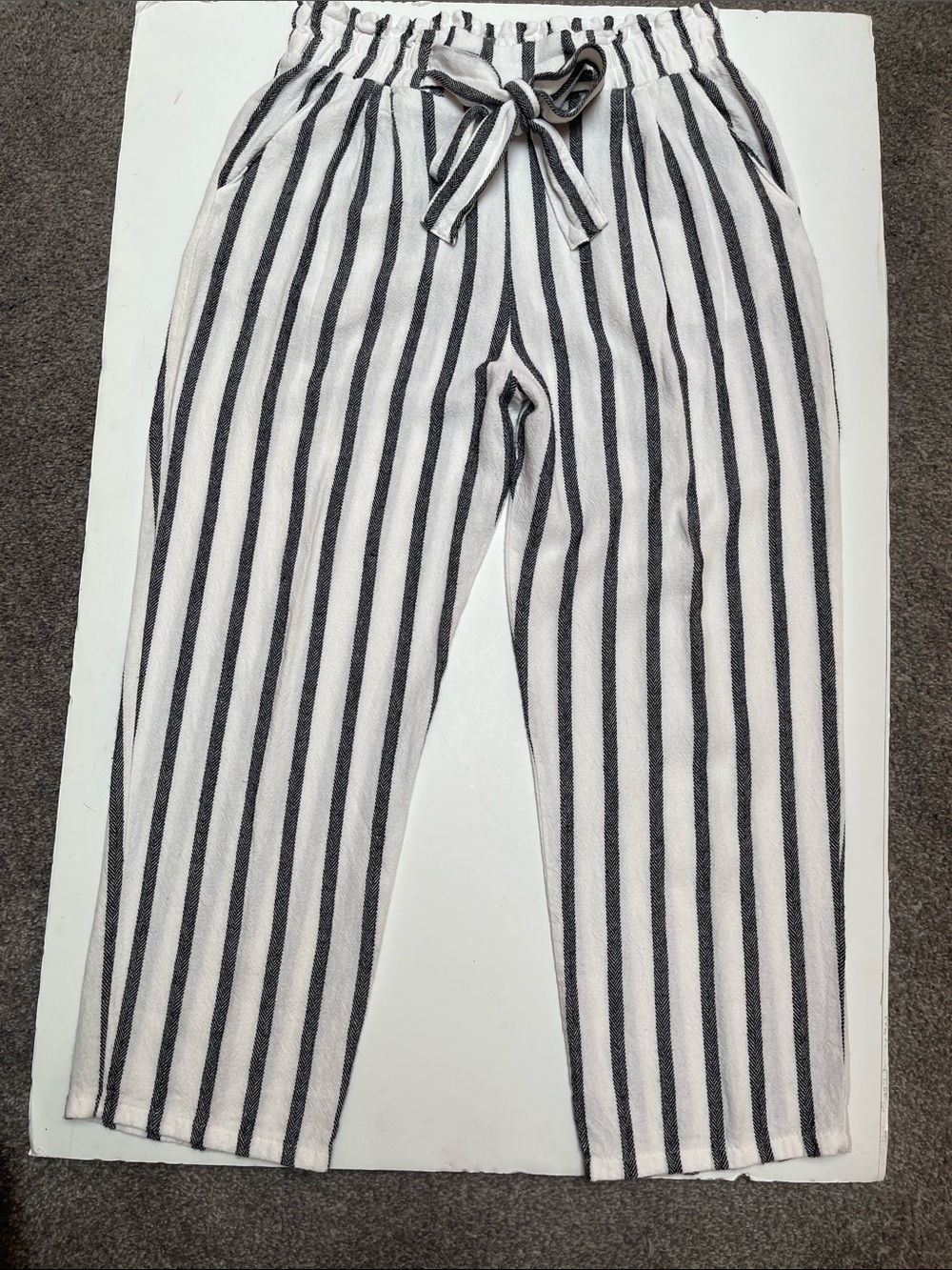 Ambiance Apparel pull-on B/W stripe elastic waist linen blend pants - size M